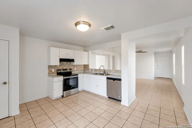 $1,550 | 2118 Sunbird Pass, San Antonio, TX 78224