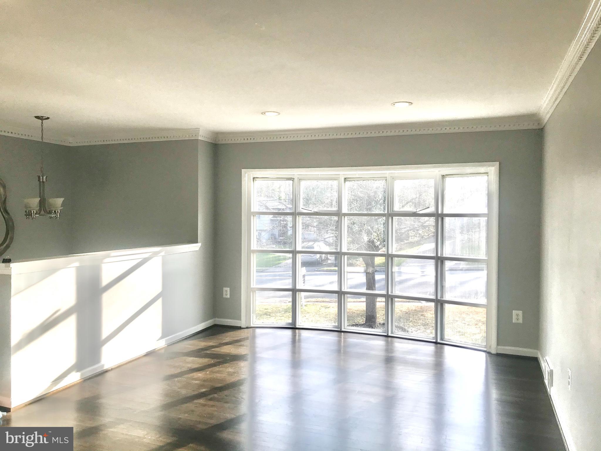 6207 Greeley Boulevard Springfield, VA 22152 - Photo 3 of 16 Dining room