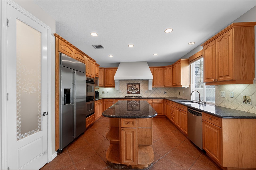25941 Verandah Court Stevenson Ranch, CA 91381 - Photo 14 of 32