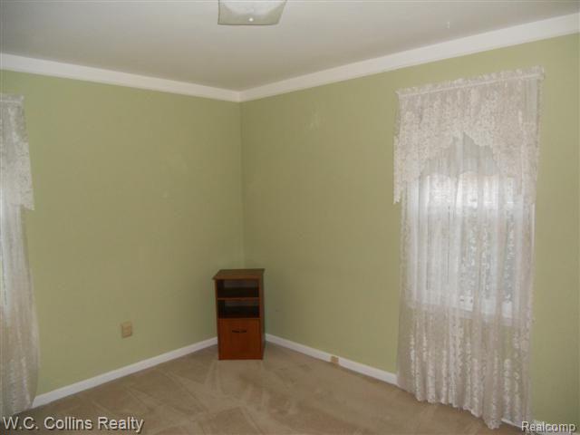 8608 Harding Street Center Line, MI 48015 - Photo 8 of 15 Harding 004 (Small)