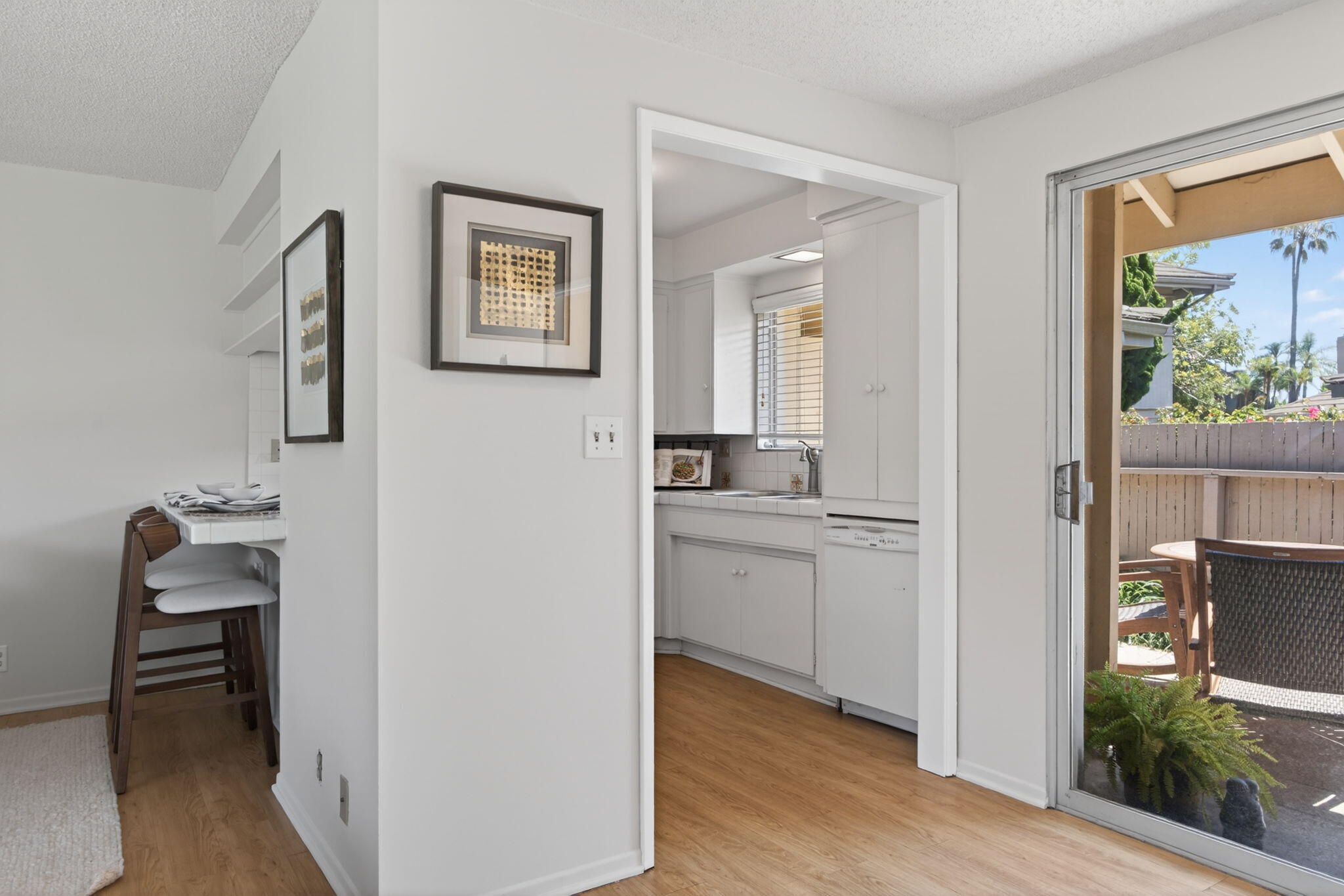 269 Moreton Bay Lane, Unit 2 Goleta, CA 93117 - Photo 13 of 49 16-web-or-mls-UpmarketMedia-268Mor-109