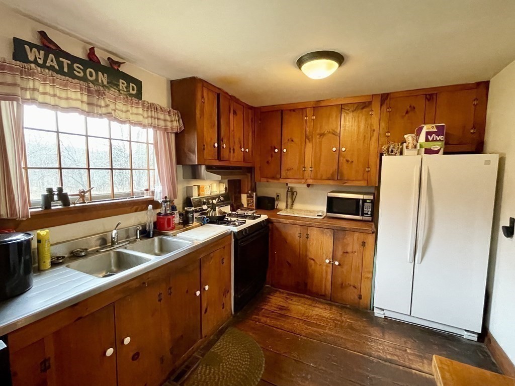 14 Watson Road Ashfield, MA 01330 - Photo 7 of 34