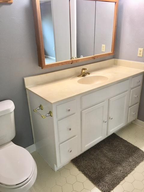 328 Davenport Road Fort Walton Beach, FL 32547 - Photo 21 of 26 Upstairs full bathroom