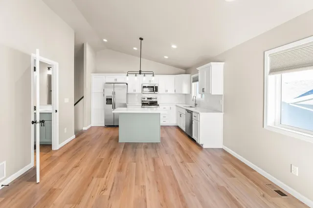 $350,000 | 6009 80th Avenue South, Horace, ND 58047