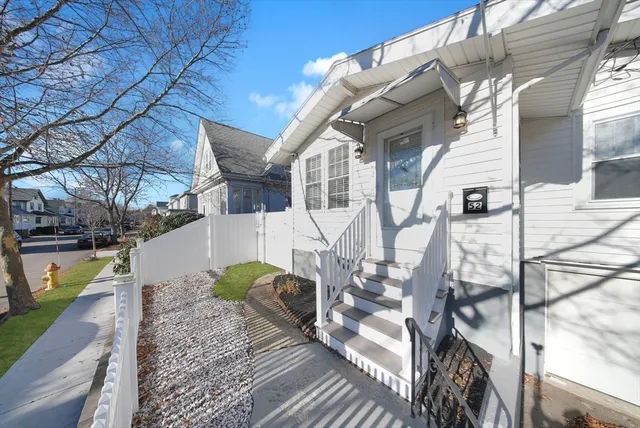 $3,200 | 52 Hovey Street, Quincy, MA 02171