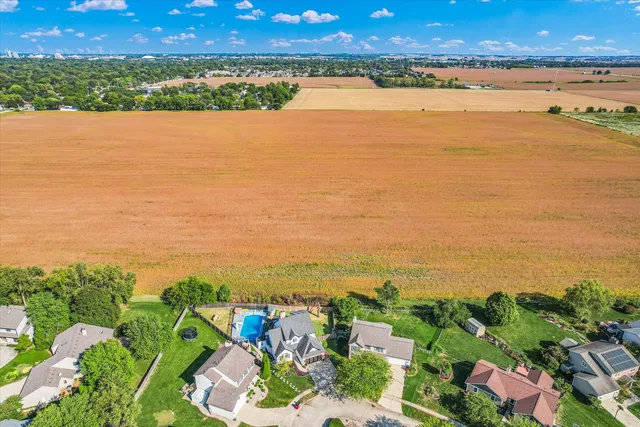 $508,500 | 2501 Woodridge Place, Champaign, IL 61822