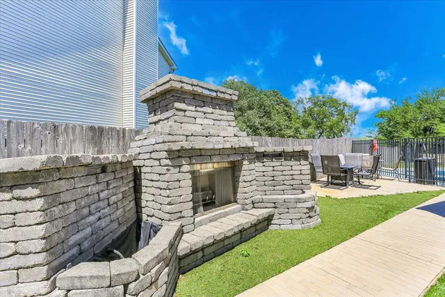 $508,500 | 2501 Woodridge Place, Champaign, IL 61822