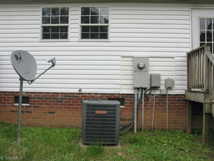 6586 Coltrane Mill Road Greensboro, NC 27406 - Photo 4 of 6