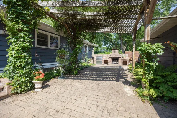 $300,000 | 1028 13th Street East, Glencoe, MN 55336