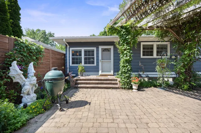 $319,000 | 1028 13th Street East, Glencoe, MN 55336