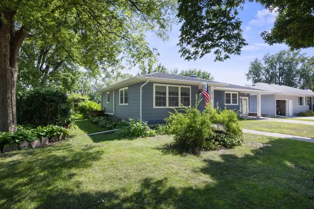 $319,000 | 1028 13th Street East, Glencoe, MN 55336