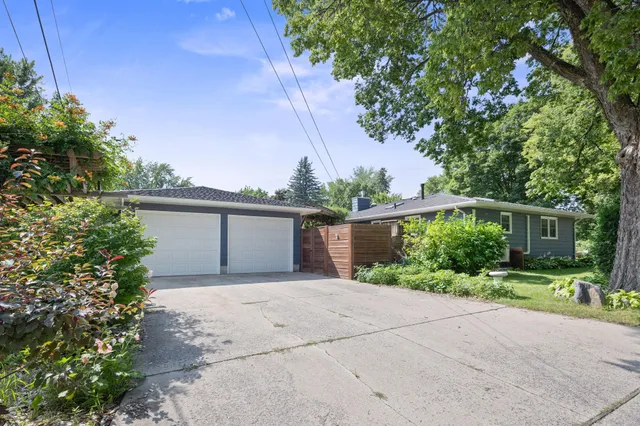 $319,000 | 1028 13th Street East, Glencoe, MN 55336