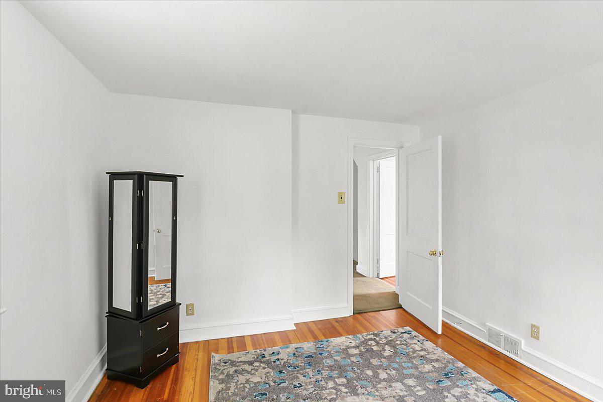 515 Arbor Road Cheltenham, PA 19012 - Photo 20 of 32 a view of an empty room