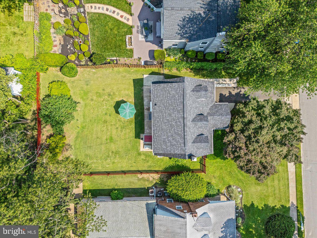 515 Arbor Road Cheltenham, PA 19012 - Photo 29 of 32 an aerial view of a house with a yard