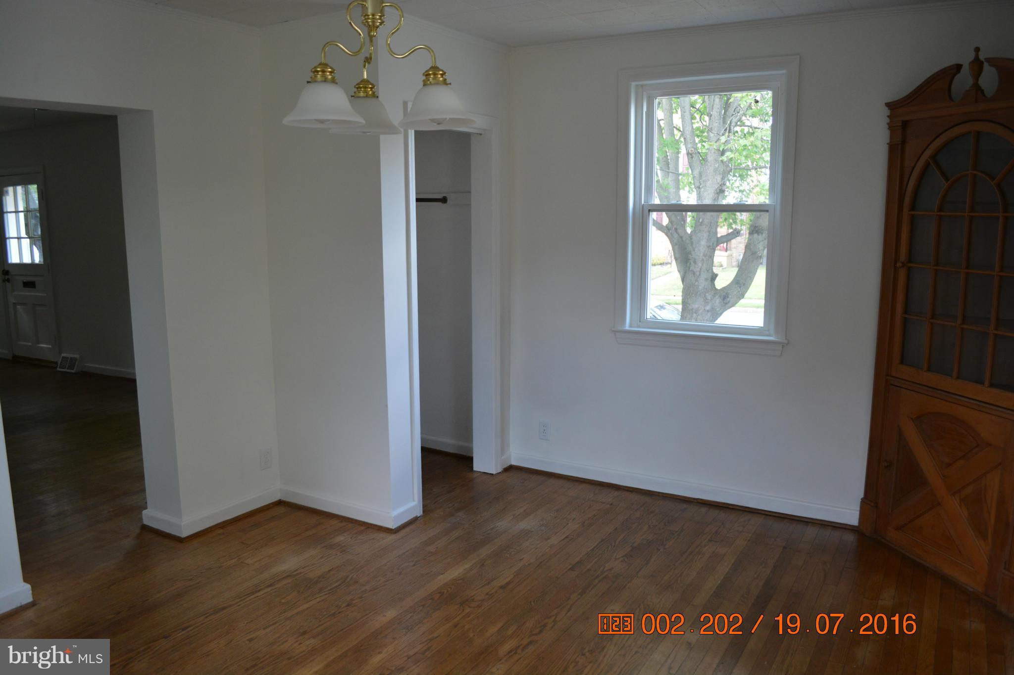 1121 Fairview Road Hagerstown, MD 21742 - Photo 9 of 11 Dining Room