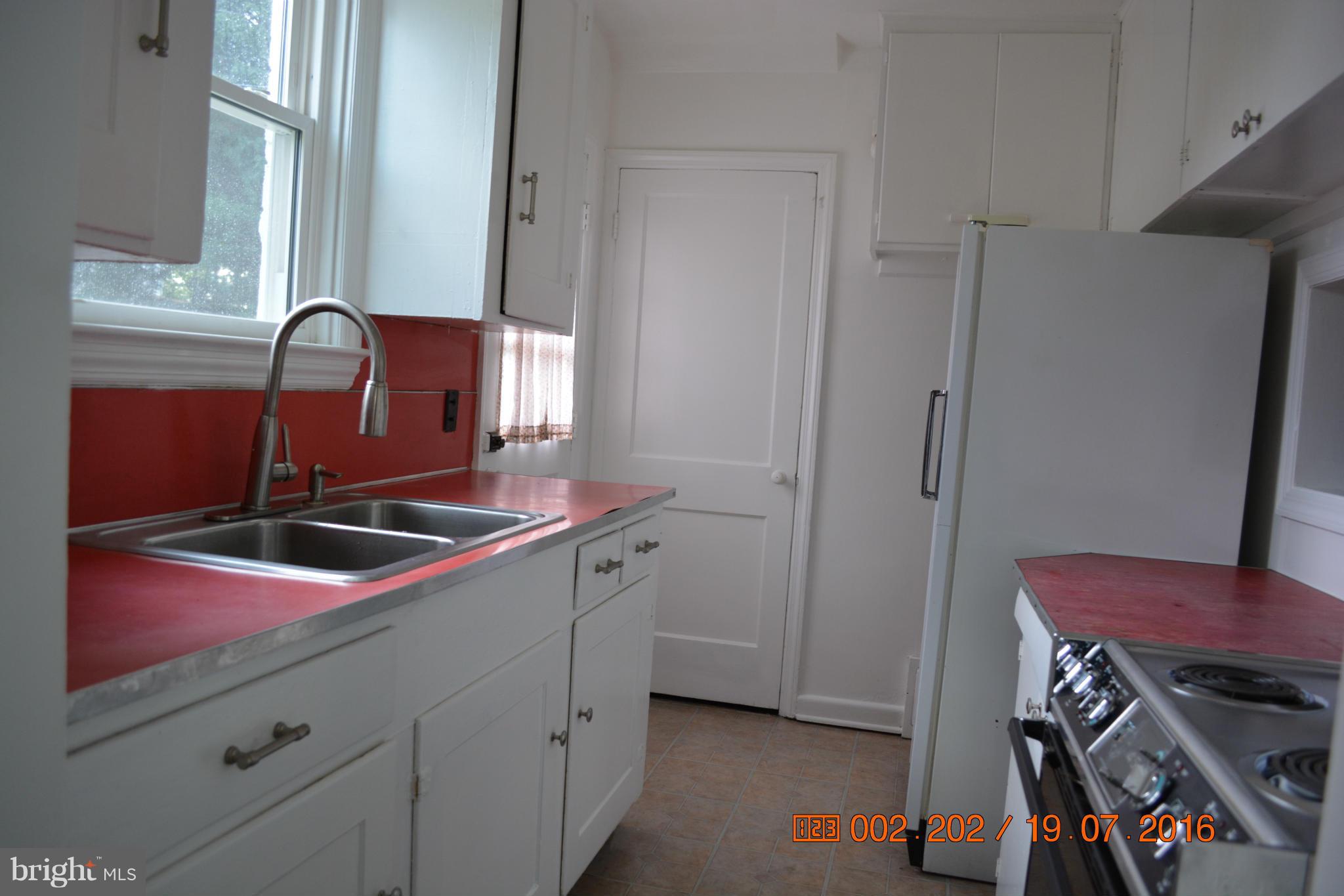 1121 Fairview Road Hagerstown, MD 21742 - Photo 10 of 11 Kitchen