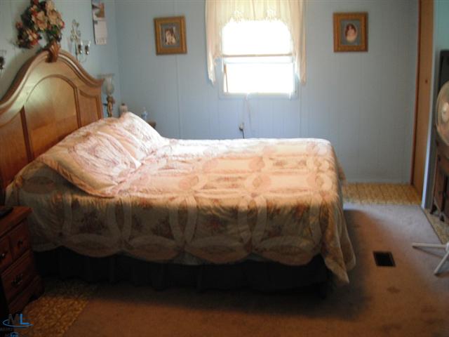 7675 Bean Road Avoca, MI 48006 - Photo 12 of 19 31108421-11.JPG
