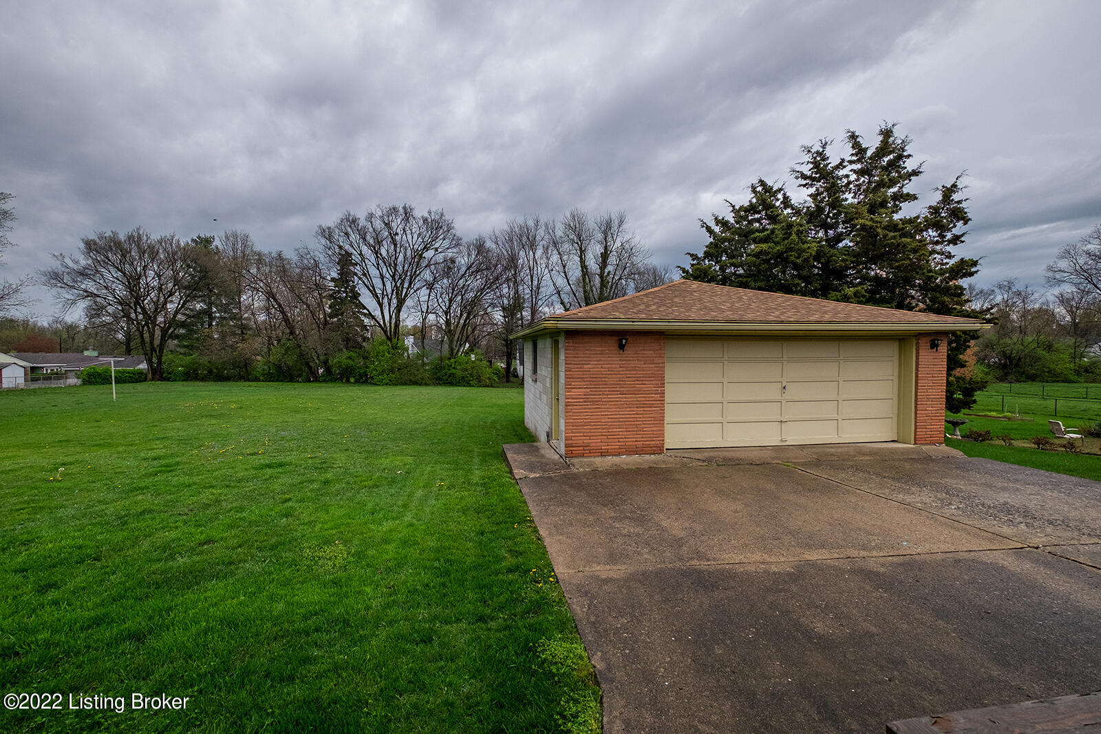 9005 Waltlee Road Louisville, KY 40291 - Photo 33 of 41 0047