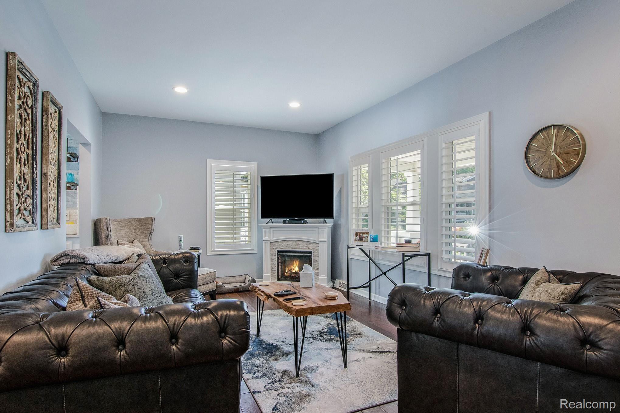 420 Taylor Avenue Rochester, MI 48307 - Photo 6 of 29 6.jpg