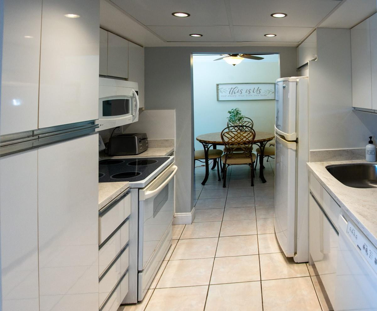 801 North Riverside Drive, Unit 5C Pompano Beach, FL 33062 - Photo 11 of 32 Photo 11