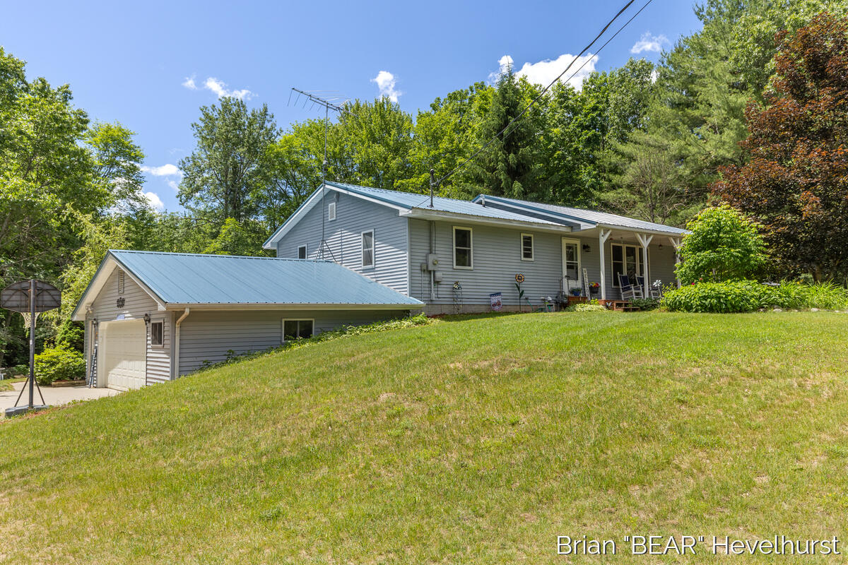 18249 8 Mile Road Stanwood, MI 49346 - Photo 1 of 36 18249-8-Mile_003