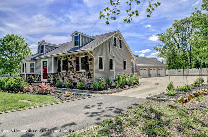 545 Old York Road Allentown, NJ 08501 - Photo 2 of 26 545 Old York Rd Allentown NJ-small-006-1