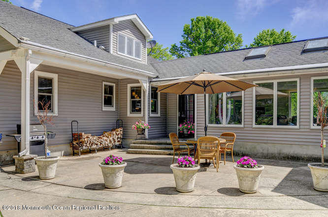 545 Old York Road Allentown, NJ 08501 - Photo 3 of 26 545 Old York Rd Allentown NJ-small-031-1