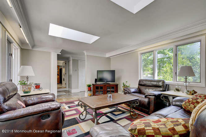 545 Old York Road Allentown, NJ 08501 - Photo 4 of 26 545 Old York Rd Allentown NJ-small-010-2