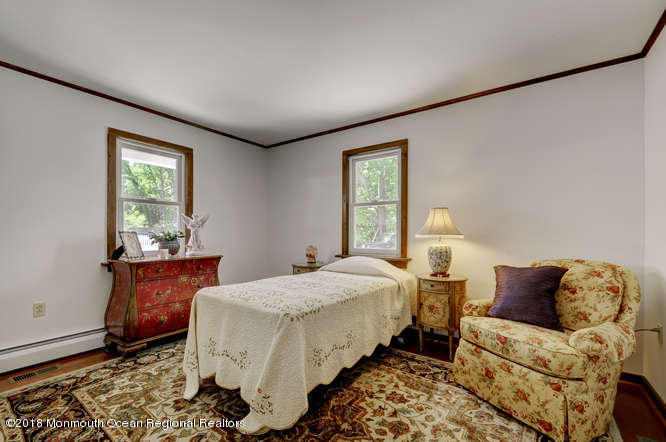 545 Old York Road Allentown, NJ 08501 - Photo 10 of 26 545 Old York Rd Allentown NJ-small-027-2