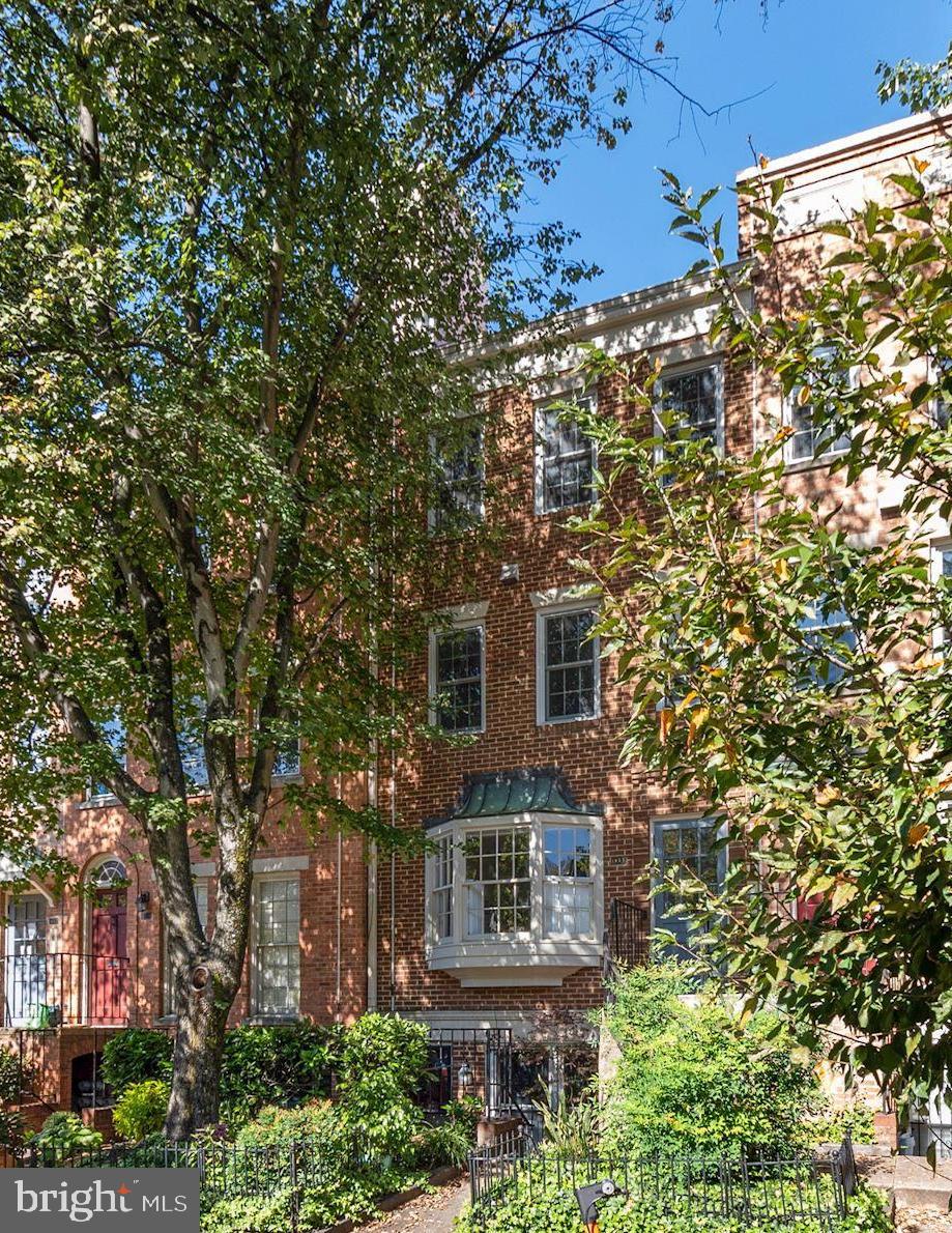1953 Calvert Street Northwest, Unit C Washington, DC 20009 - Photo 2 of 19 Gallery Image 2