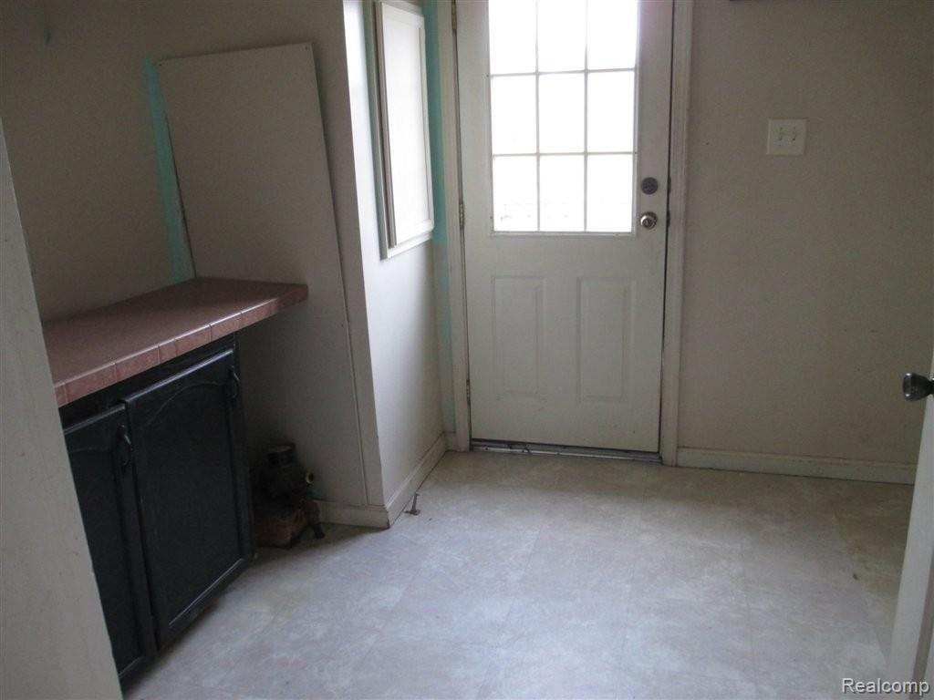 20800 Karr Road Belleville, MI 48111 - Photo 17 of 17 IMG_0197.JPG