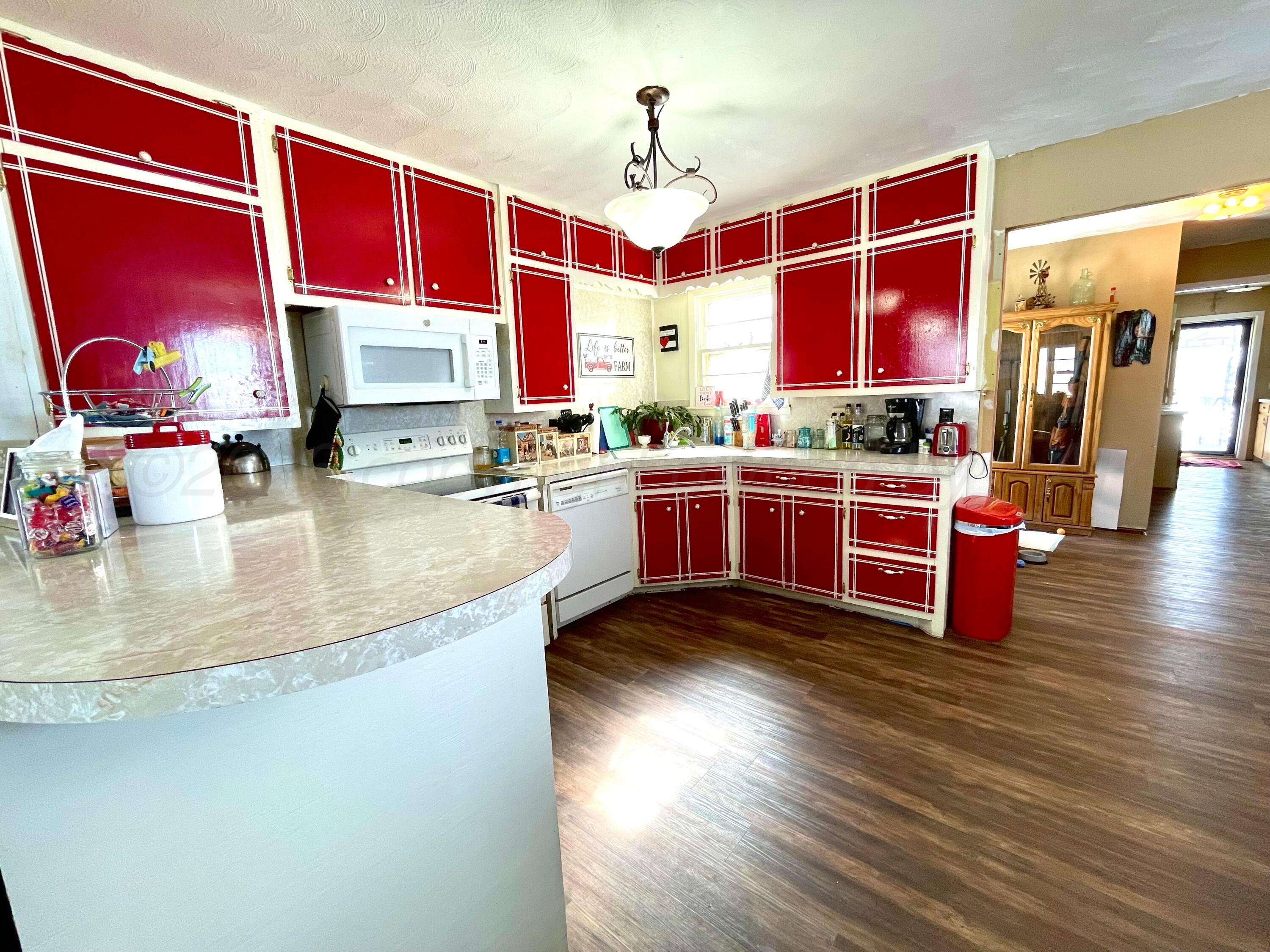 2805 Highway 385 Dimmitt, TX 79027 - Photo 8 of 23 Kitchen