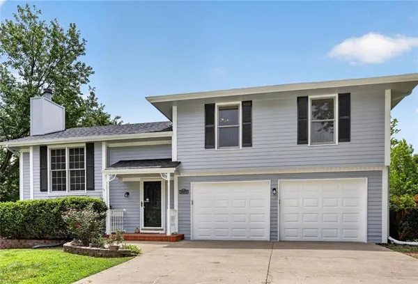 $330,000 | 6405 North Amoret Avenue, Kansas City, MO 64151