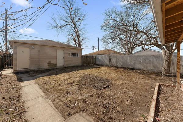 $200,000 | 2622 163rd Place, Hammond, IN 46323