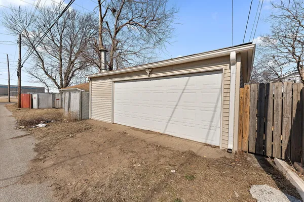 $200,000 | 2622 163rd Place, Hammond, IN 46323