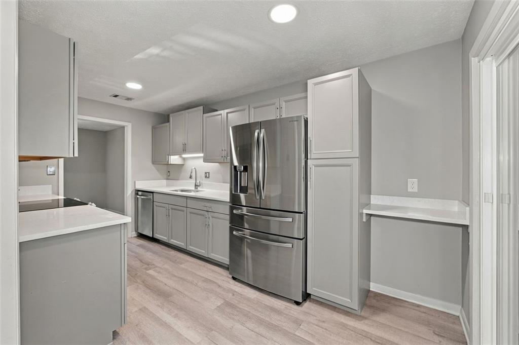 8740 Roswell Road, Unit 6D Sandy Springs, GA 30350 - Photo 13 of 35 Gallery Image 13