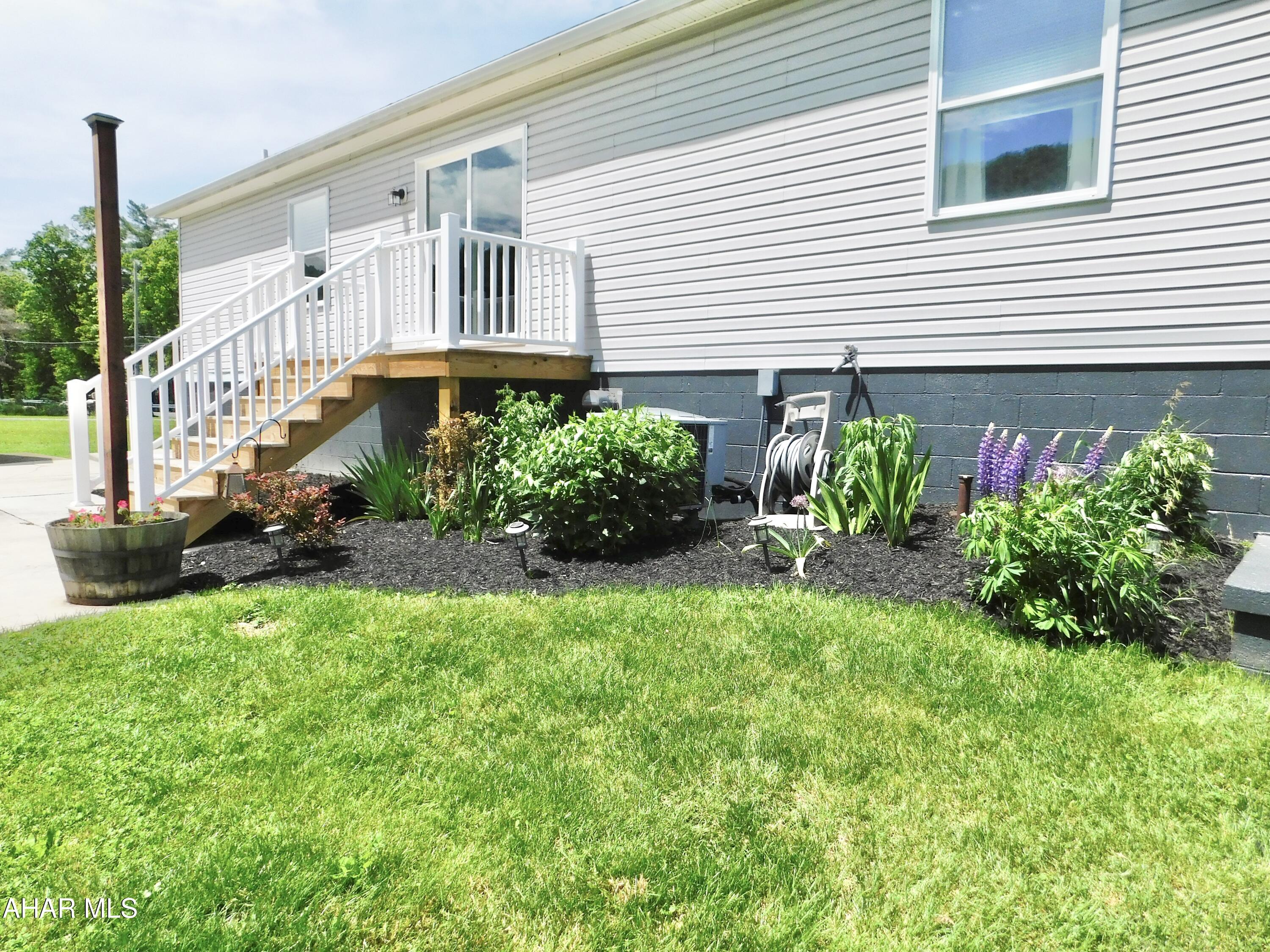 2037 Reightown Road Tyrone, PA 16686 - Photo 40 of 46 Landscaping