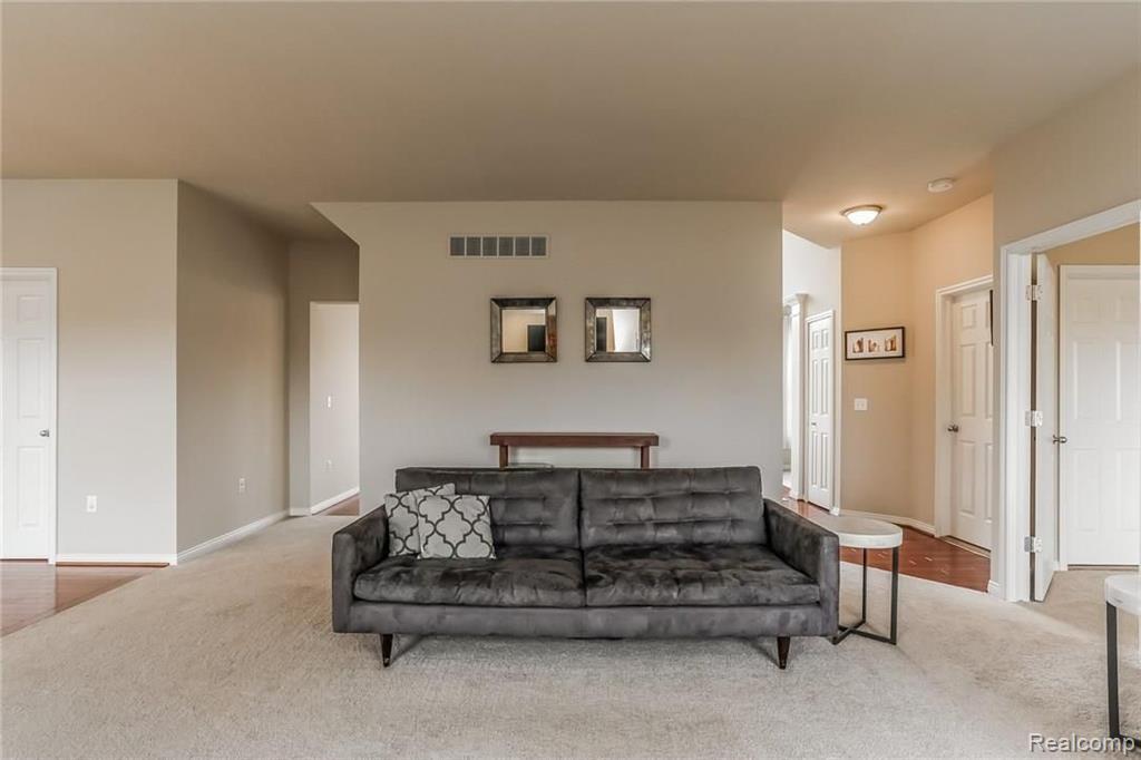 3058 Fantail Court Rochester Hills, MI 48309 - Photo 14 of 43