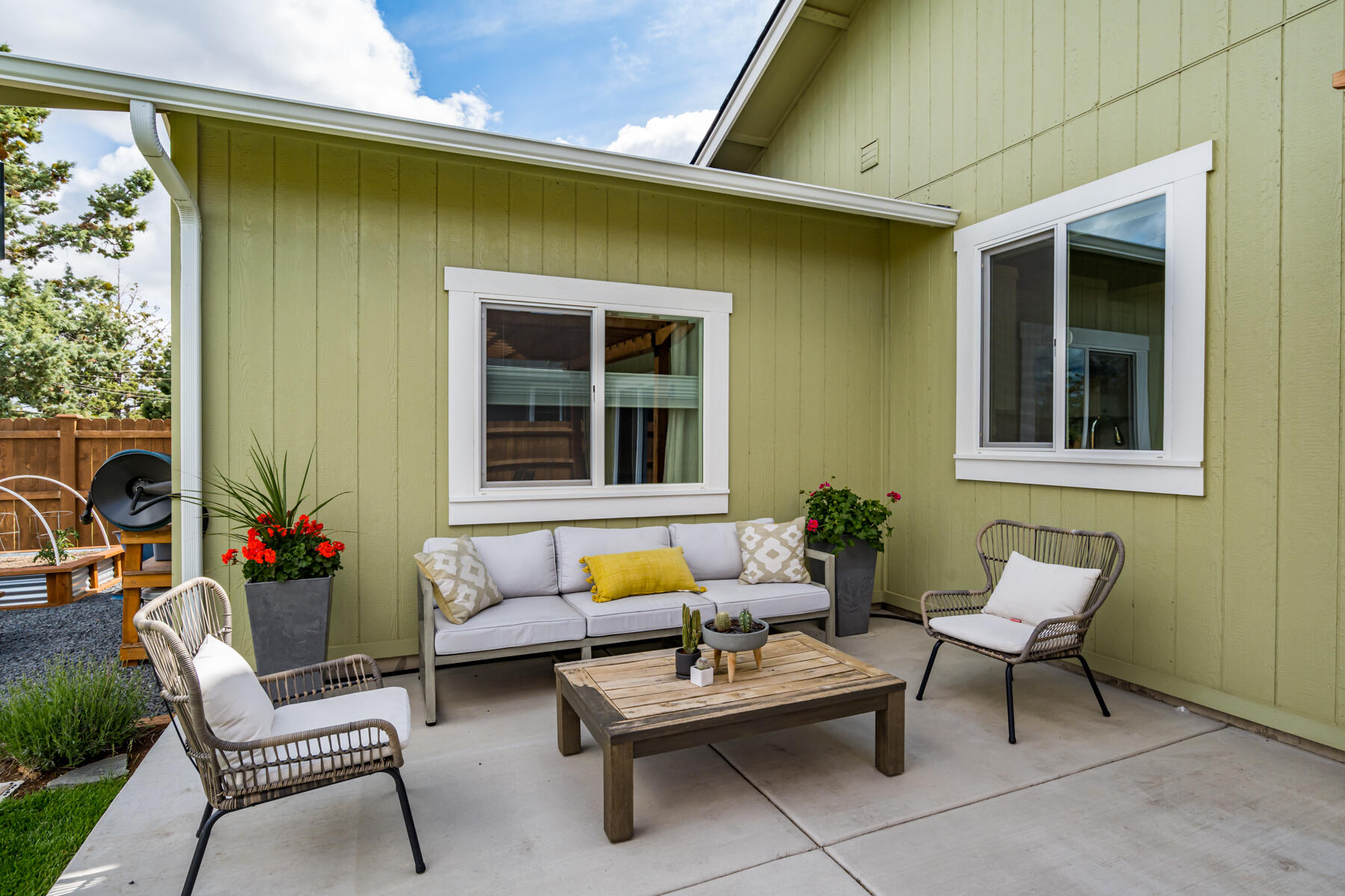 63893 Hunters Circle Bend, OR 97701 - Photo 32 of 38 JH5_1377