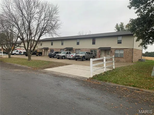 $850 | 308 Southgate Drive, Freeburg, IL 62243