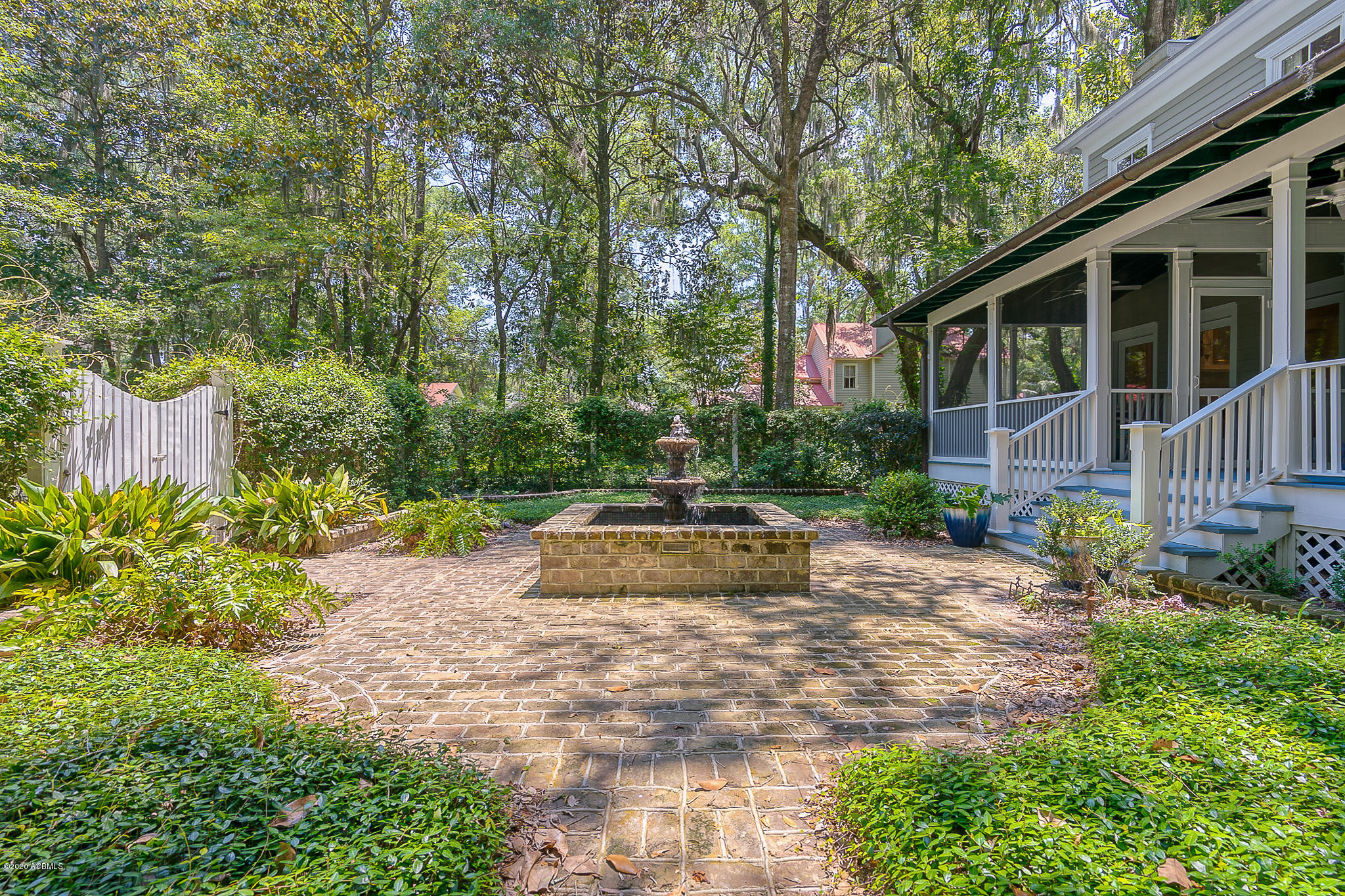 38 Newpoint Road Beaufort, SC 29907 - Photo 10 of 43 8