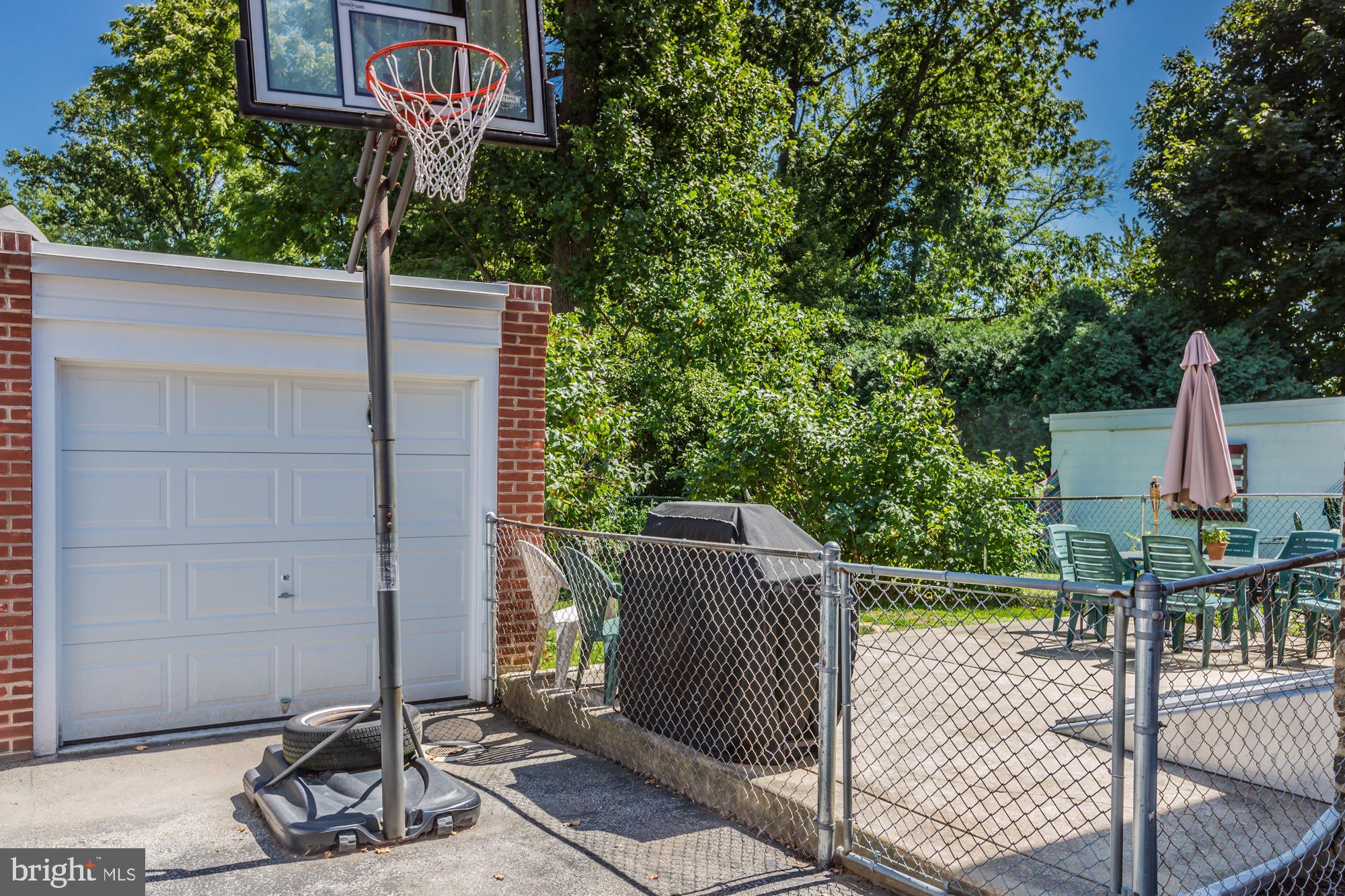 1035 Bon Air Road Havertown, PA 19083 - Photo 7 of 40