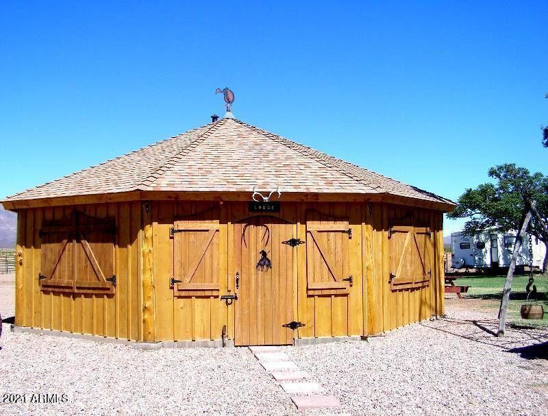 10023 North Bell Road Elfrida, AZ 85610 - Photo 21 of 51 a view of wooden fence