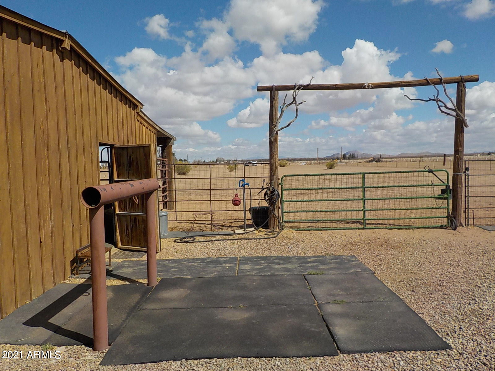 10023 North Bell Road Elfrida, AZ 85610 - Photo 31 of 51 a view of entryway