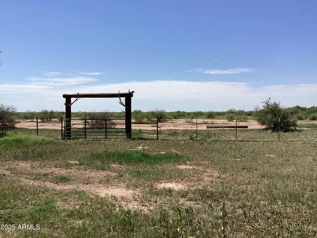 a view of a parking space