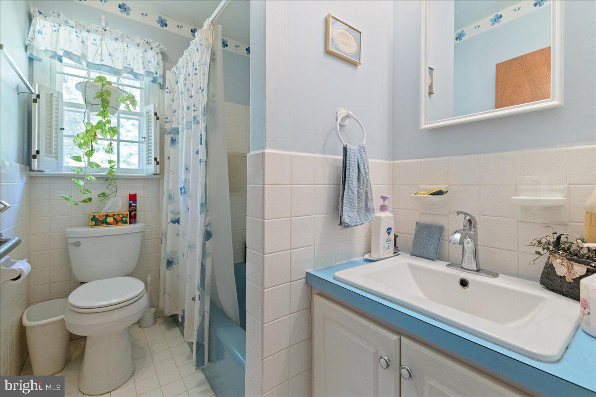 1714 Moyers Road Hatfield, PA 19440 - Photo 14 of 31 a bathroom with a sink toilet and shower
