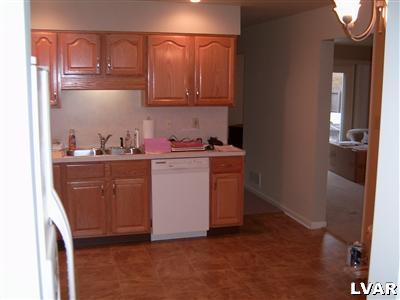 910 Front Street Whitehall, PA 18052 - Photo 5 of 7 Gallery Image 5