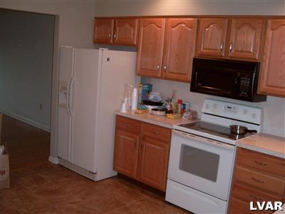 910 Front Street Whitehall, PA 18052 - Photo 6 of 7 Gallery Image 6