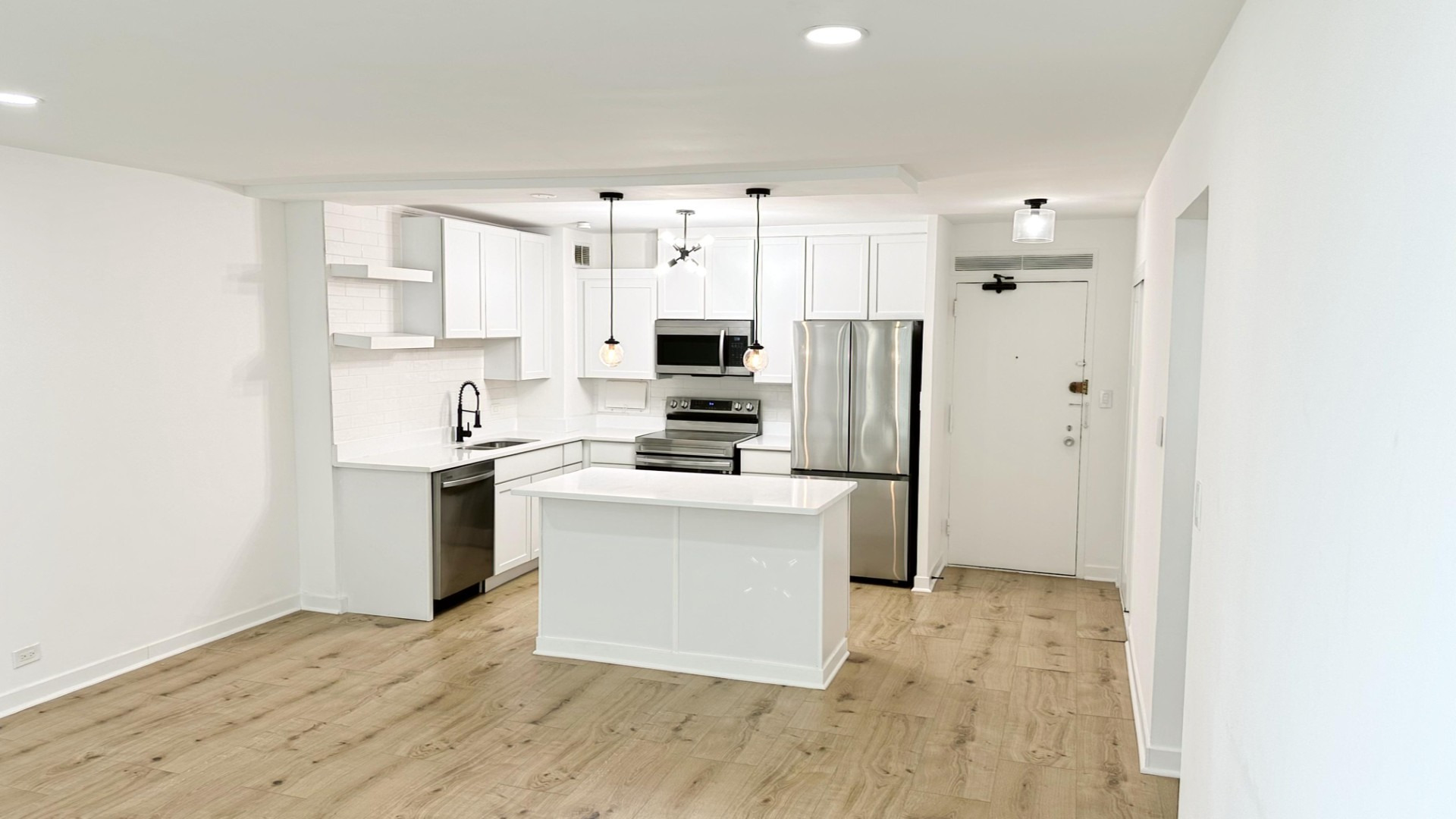 3600 North Lake Shore Drive, Unit 707 Chicago, IL 60613 - Photo 3 of 12