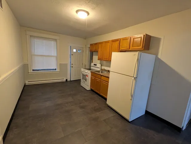 $1,400 | 1447 Dwight Street, Unit 1L, Holyoke, MA 01040